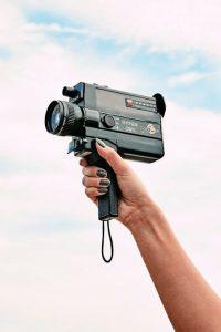 caméra super 8 à bout de bras
